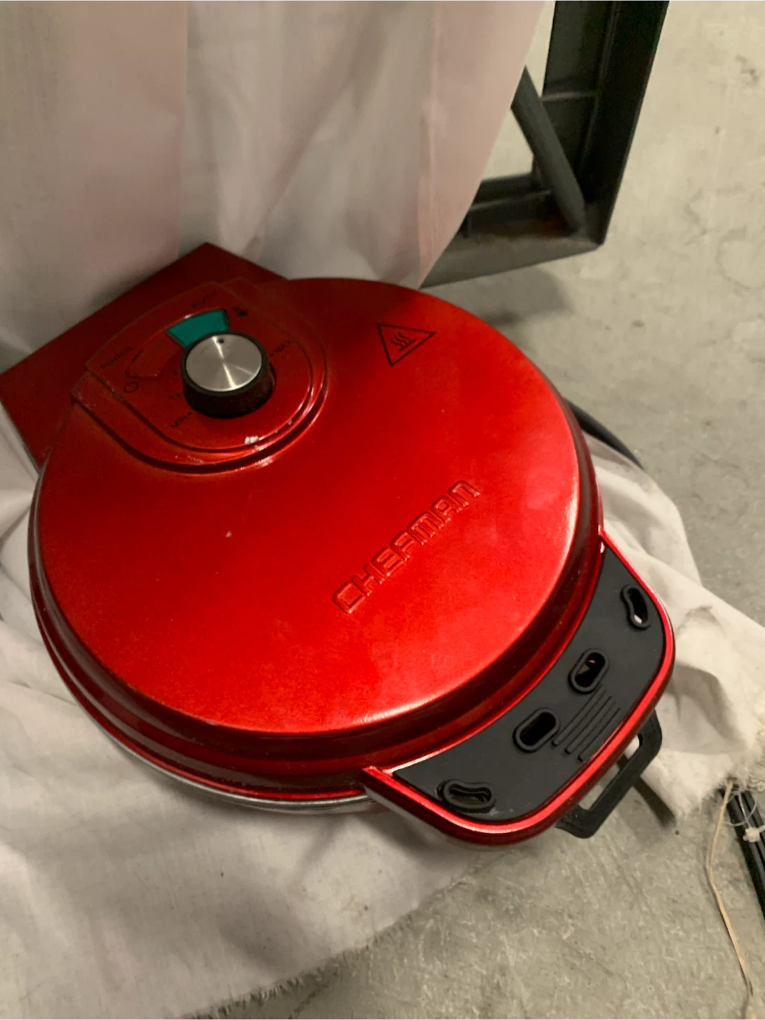 waffle maker chefman red new