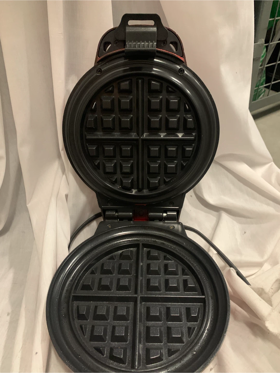 waffle maker chefman red new - photo 2