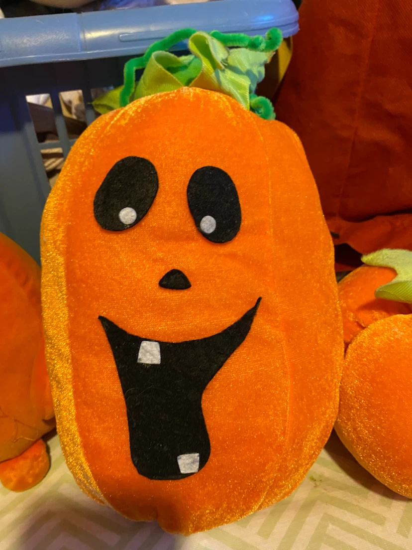 Set of three pumpkin plush toys - photo 4
