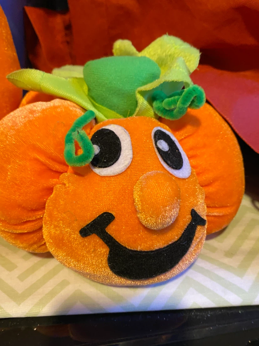 Set of three pumpkin plush toys - photo 5