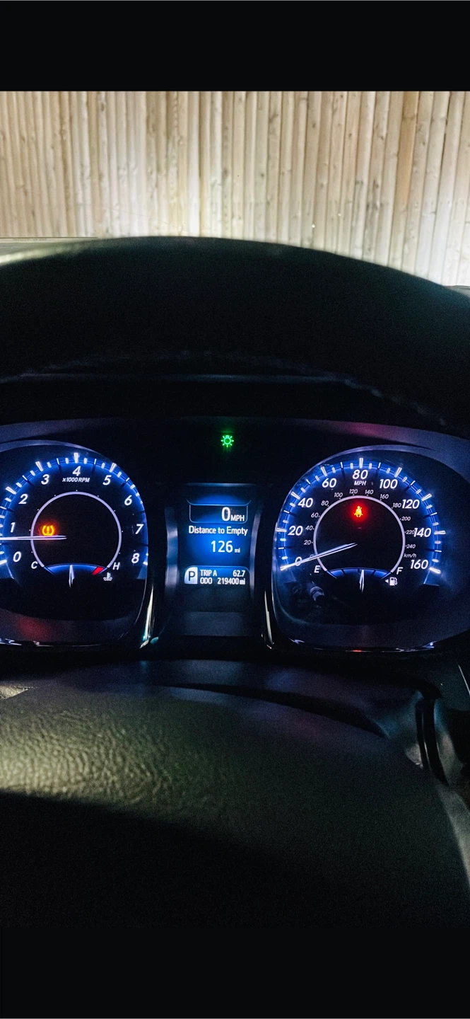 Toyota Avalon Black Sedan 4D - photo 3