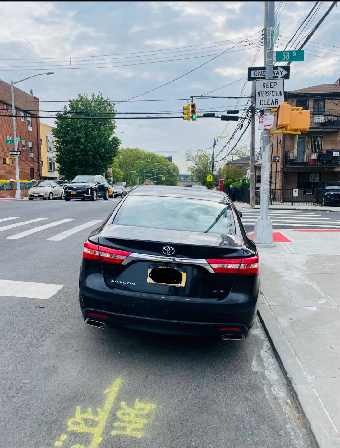 Toyota Avalon Black Sedan 4D - photo 5