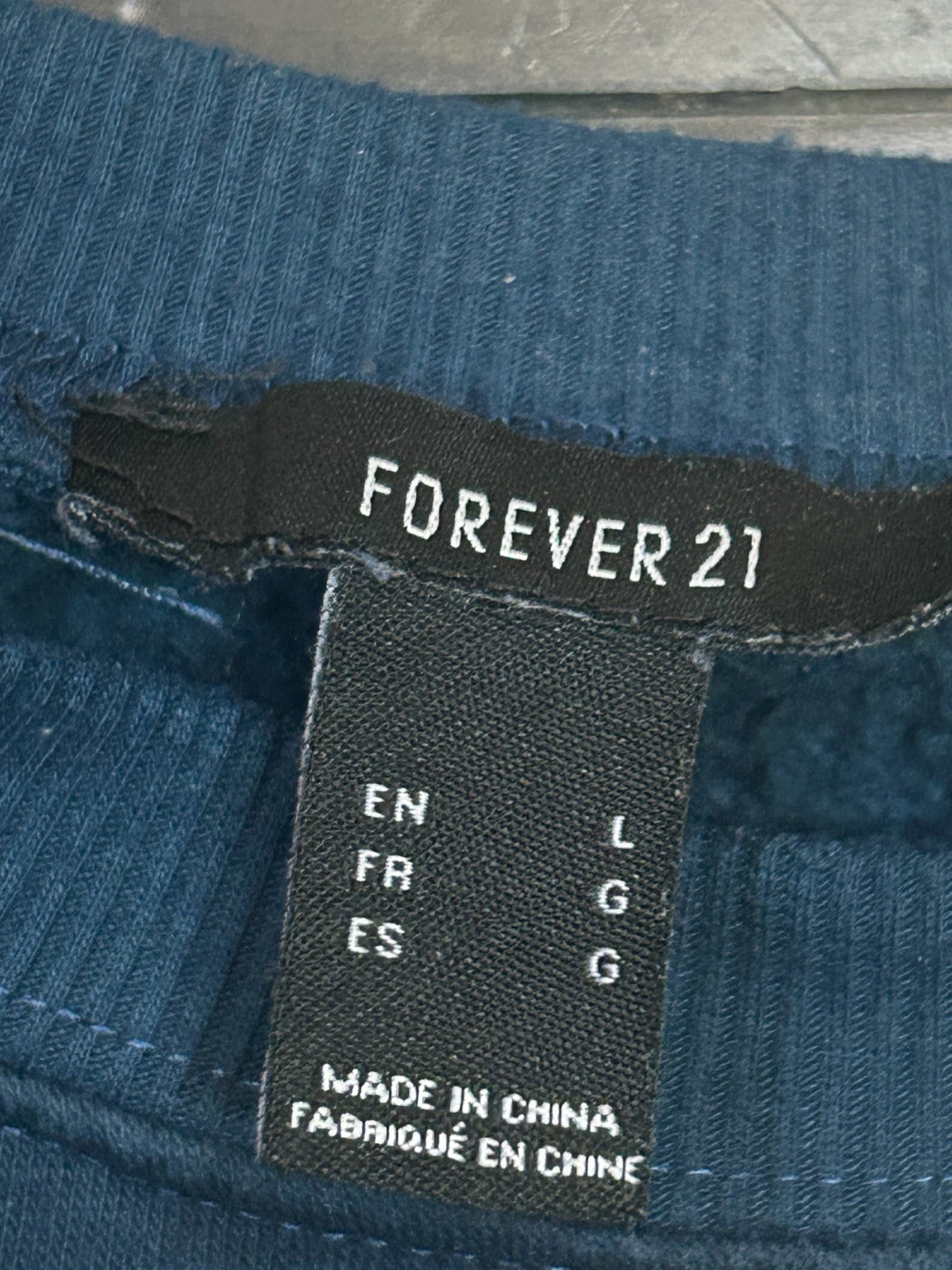Forever 21 Property of California Crewneck Sweatshirt - photo 4