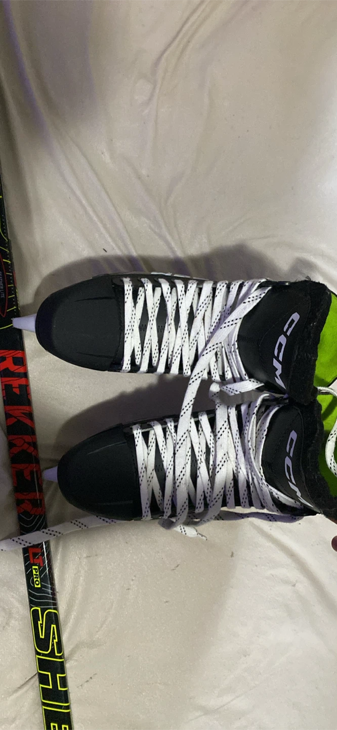 Stick and skates bundle - photo 3