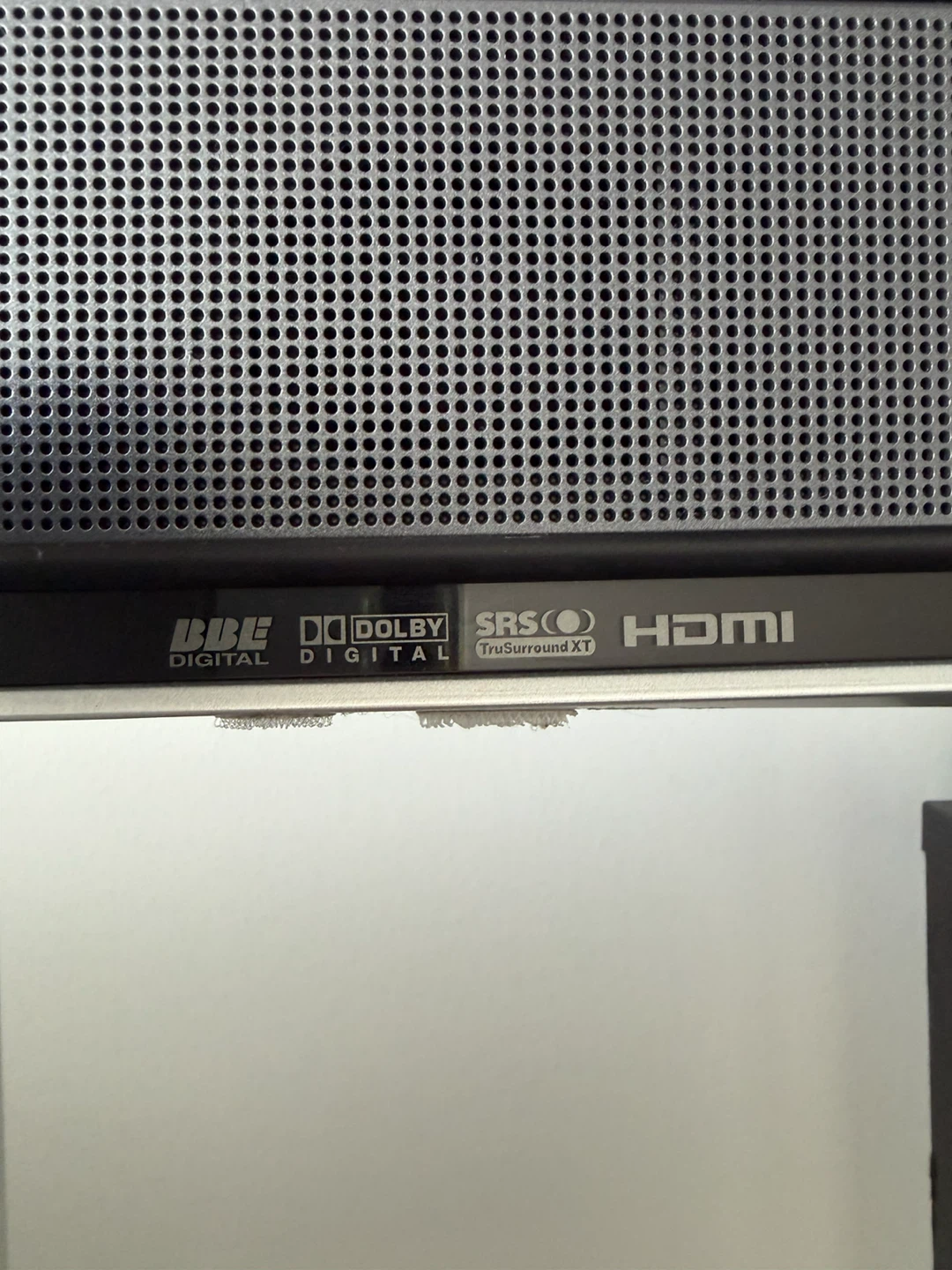 Sony Bravia KDL-40V2500 40 inch LCD TV - photo 2