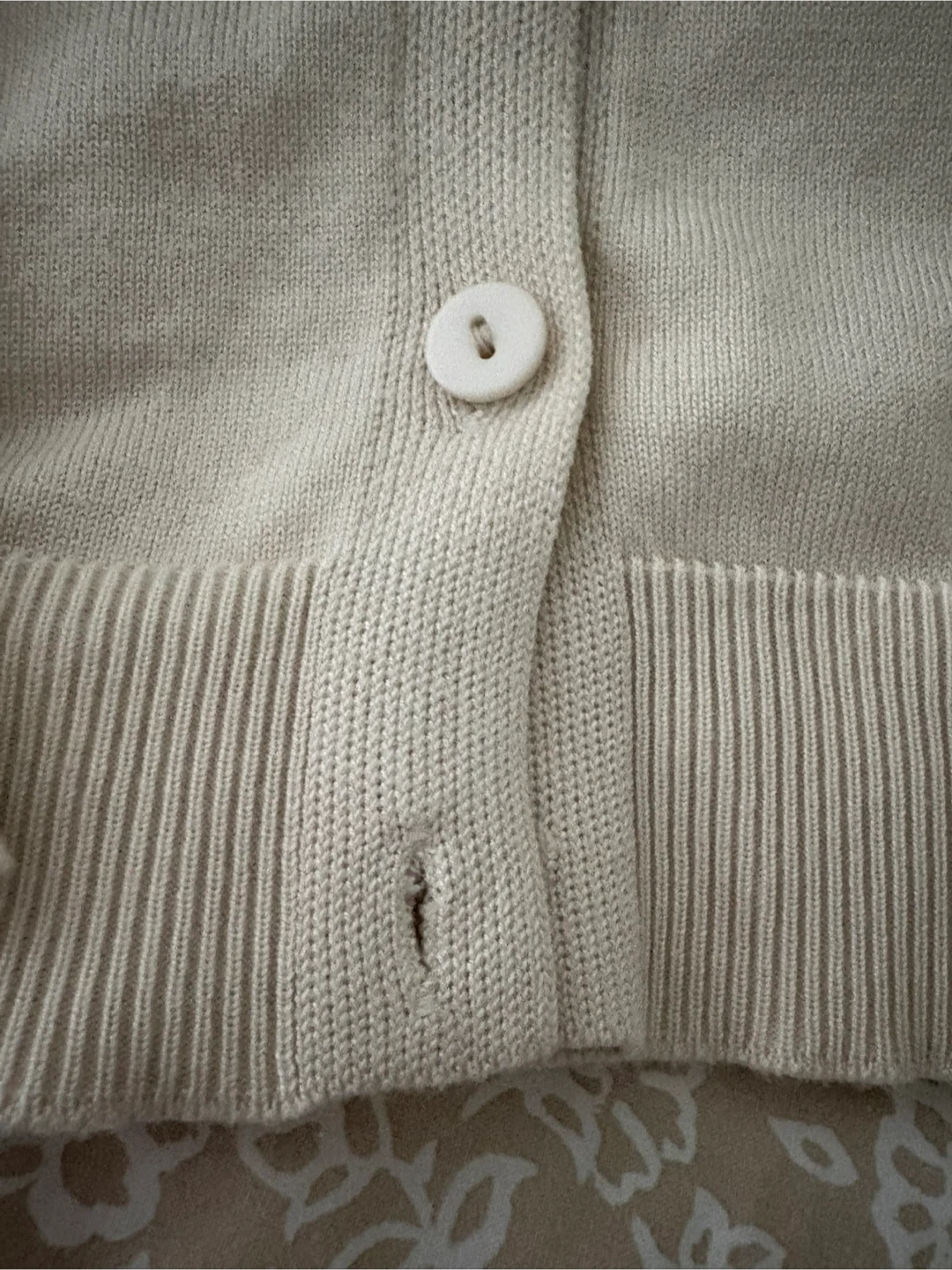 Cream Cardigan size small - photo 3