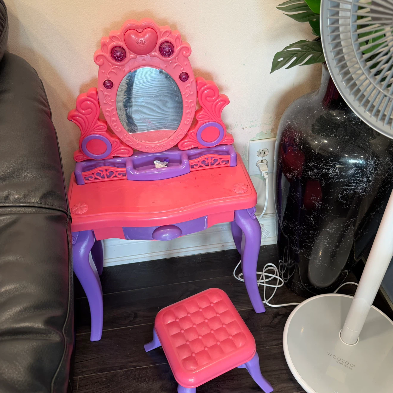 Kids Plastic Vanity Table with Stool