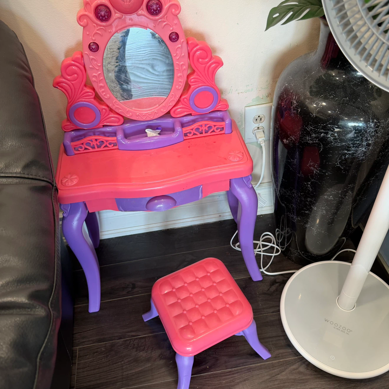 Kids Plastic Vanity Table with Stool - photo 2