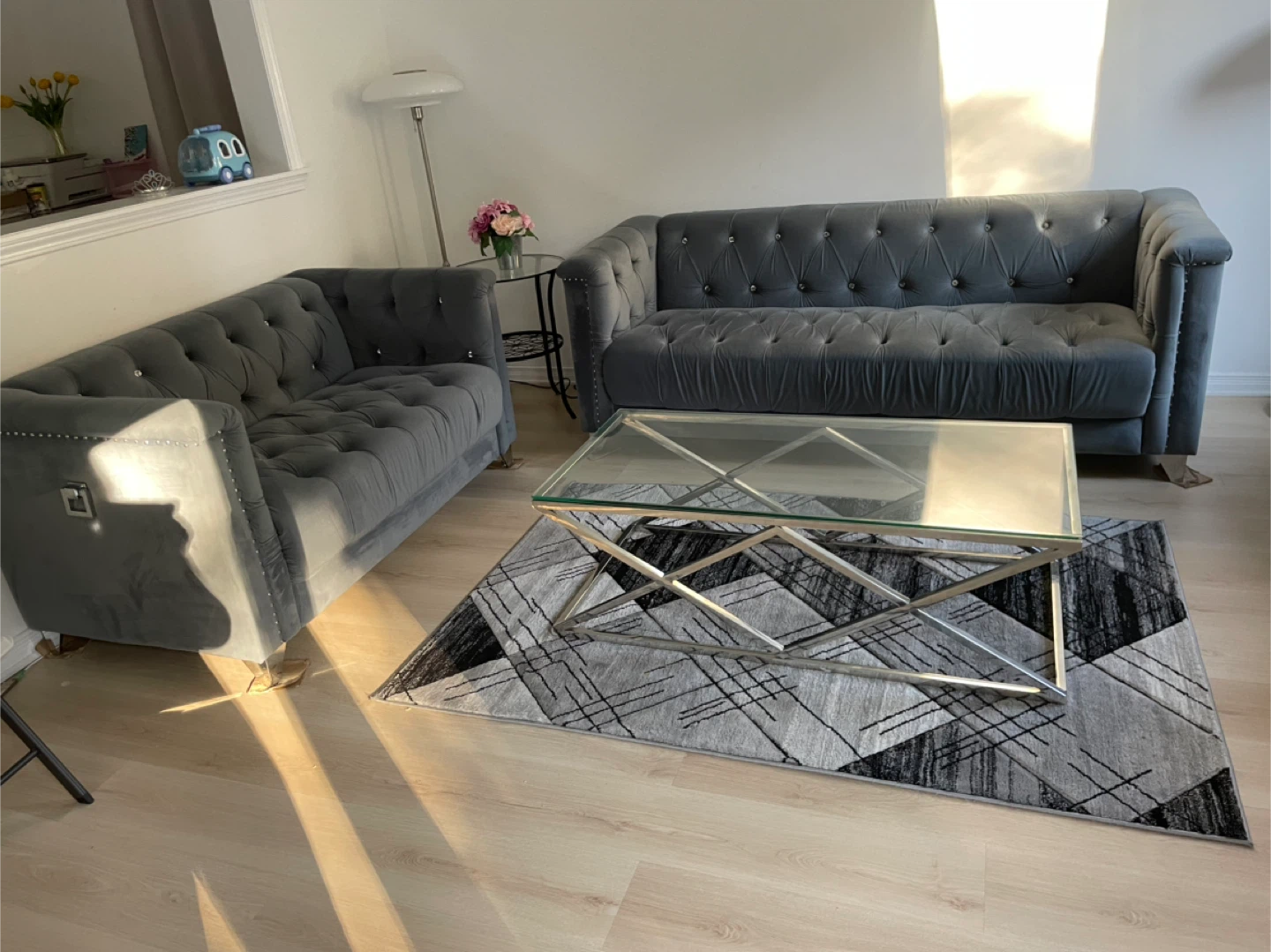 Title: Grey Velvet Sofa Set – 3-Seater Sofa & Loveseat
