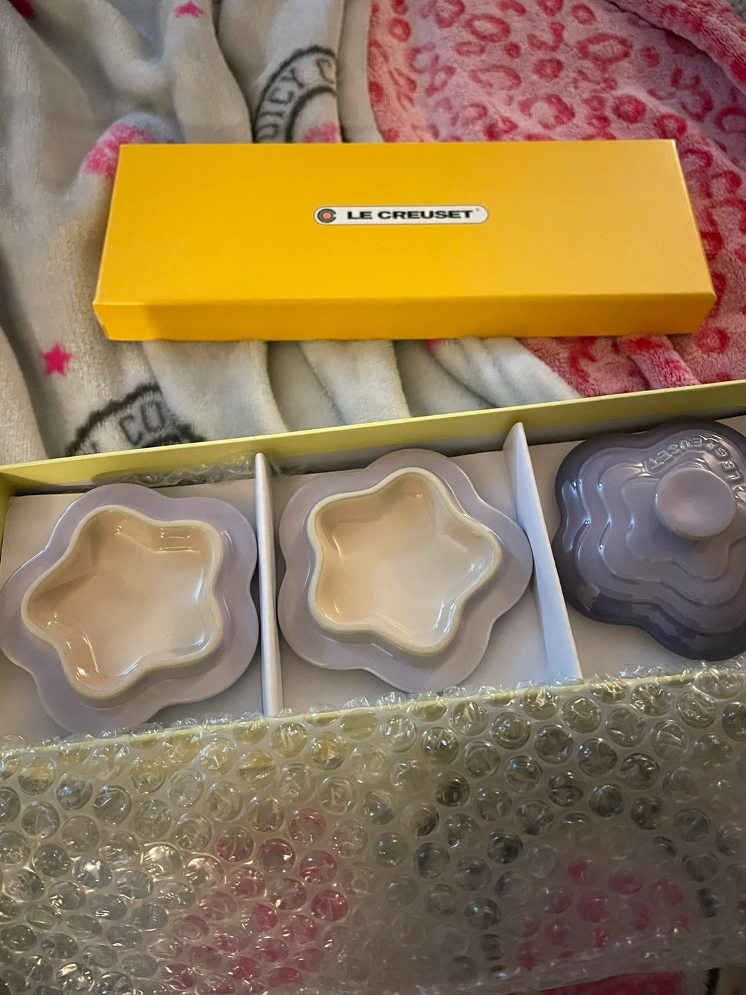 Le Creuset Flower Cocotte Set