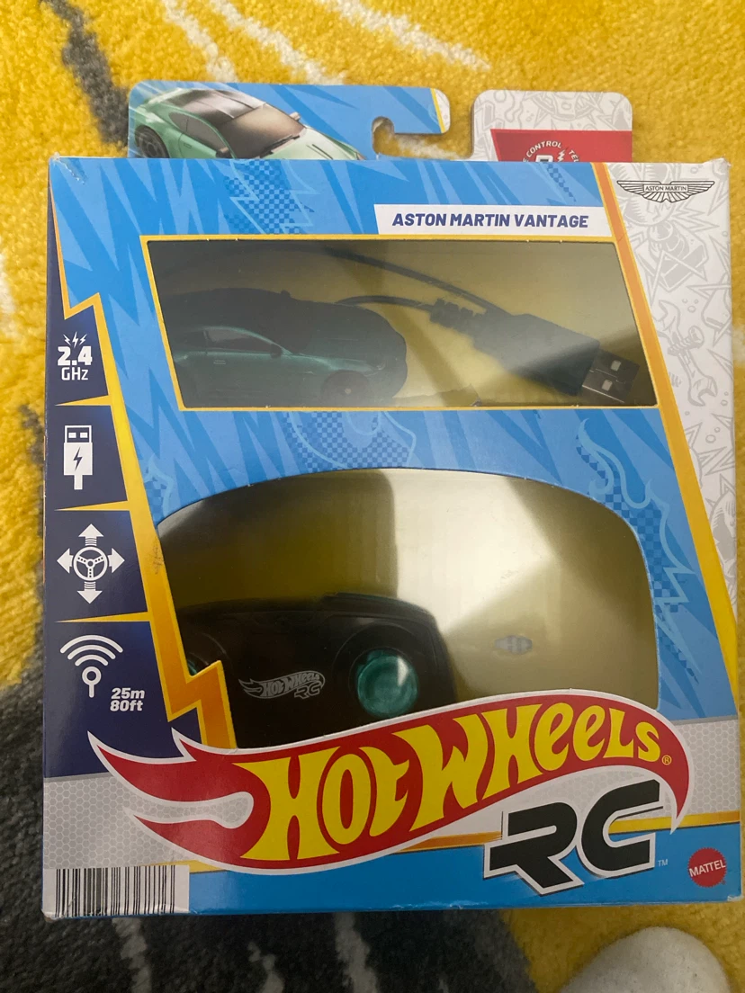 Hot Wheels RC Aston Martin Vantage
