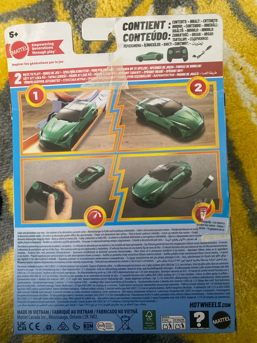 Hot Wheels RC Aston Martin Vantage - photo 2