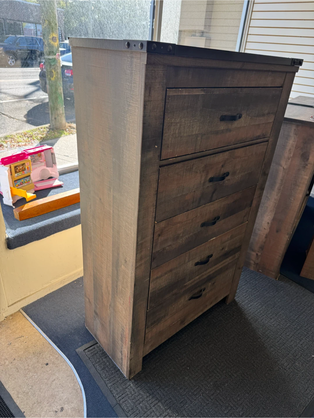 Ashley Furniture Rustic Design 5-Drawer Dresser - photo 2