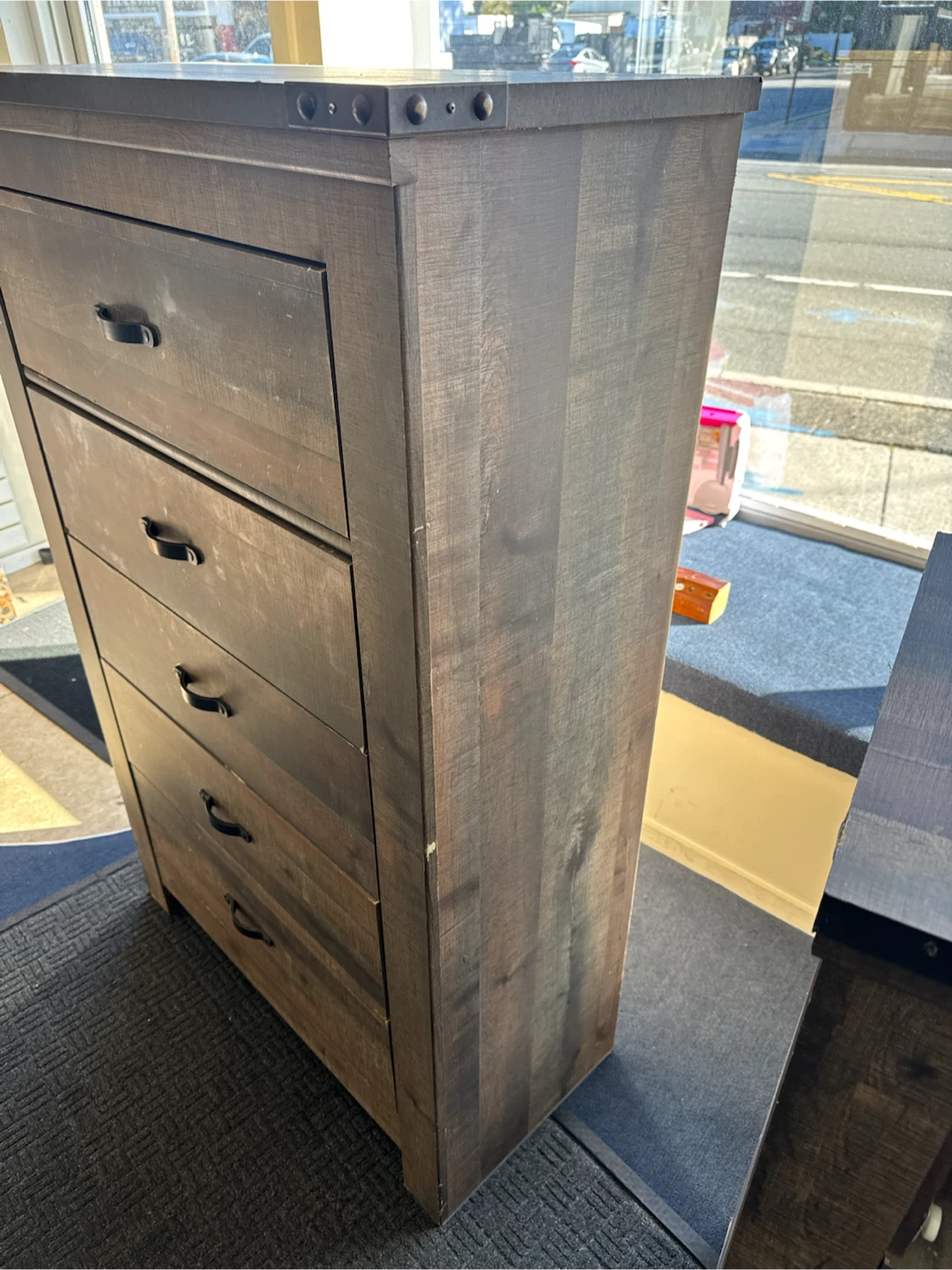 Ashley Furniture Rustic Design 5-Drawer Dresser - photo 3