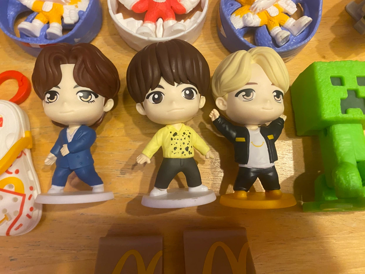 McDonald’s Happy Meal toy lot - photo 2