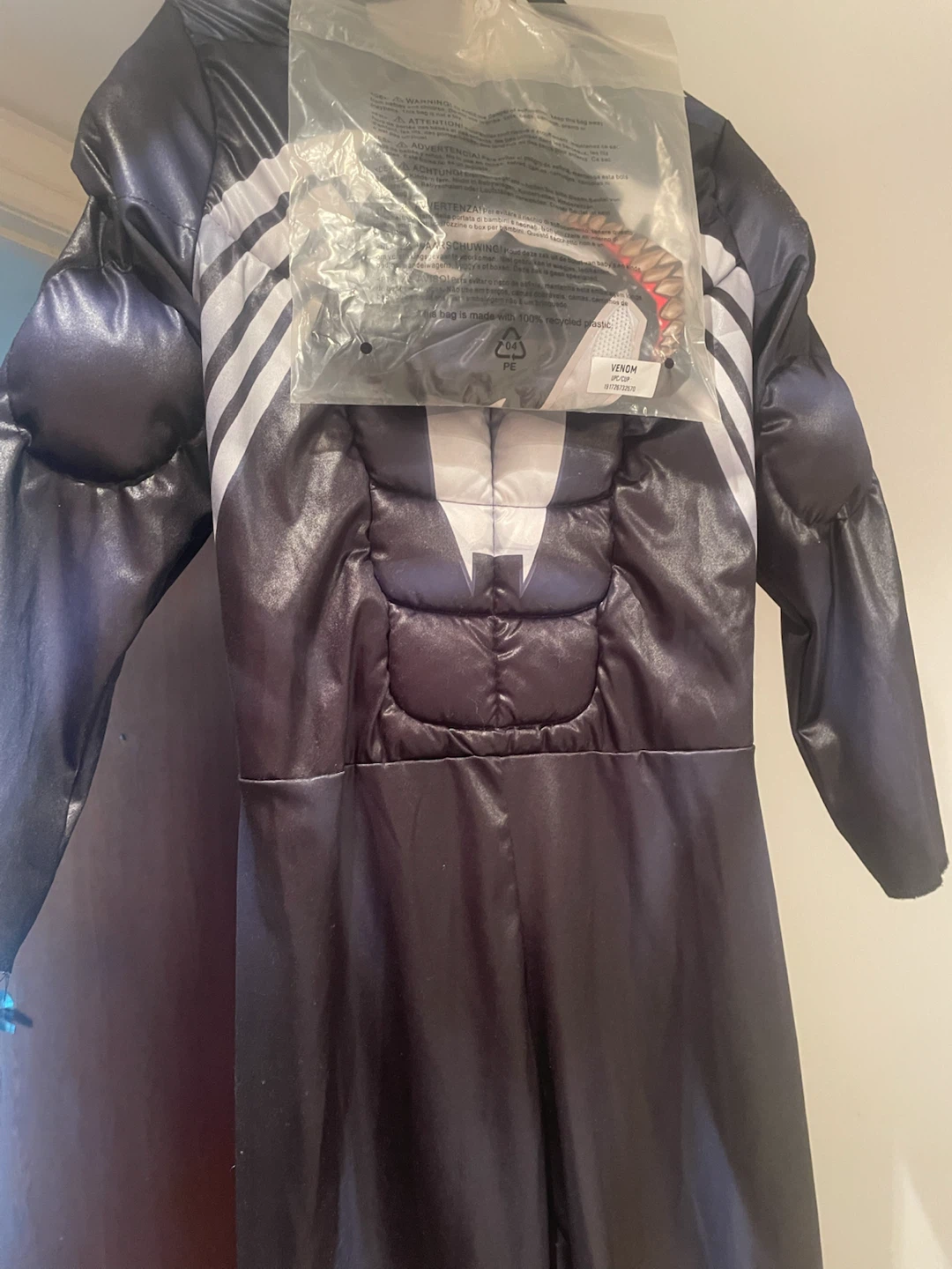 Kids’ Marvel Venom Halloween Costume – Size L - photo 2
