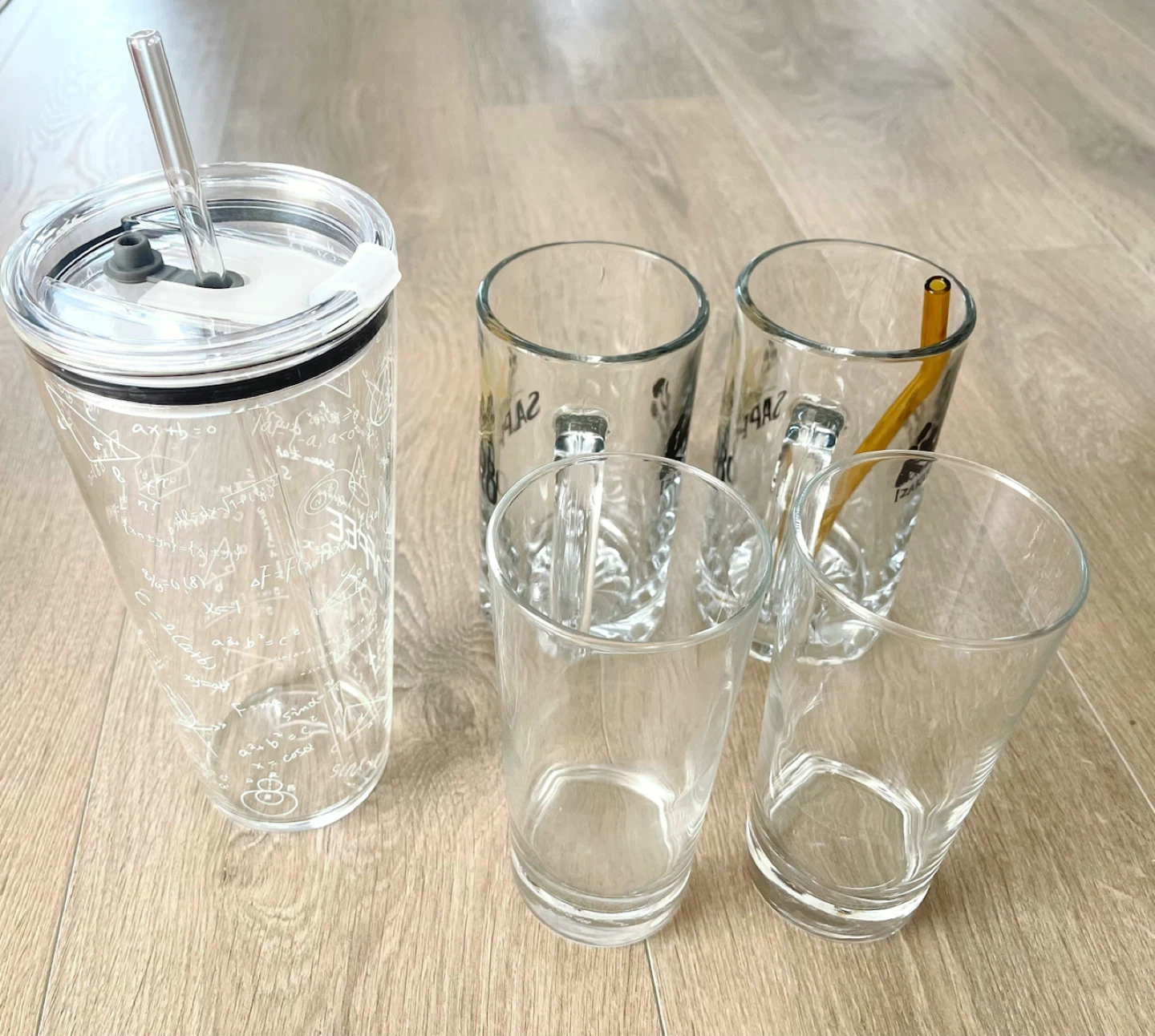 Glass Tumbler with Lid and Straw + 4 Extra Glasses