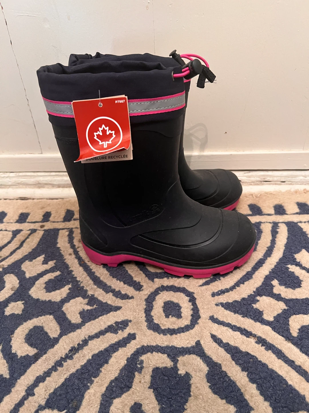 Kamik Rain Boots Size 2 - photo 2