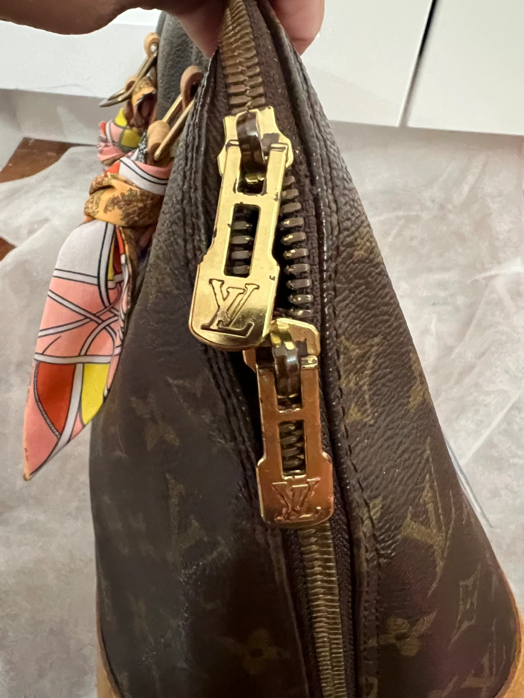 Louis Vuitton Monogram Alma Handbag - photo 3