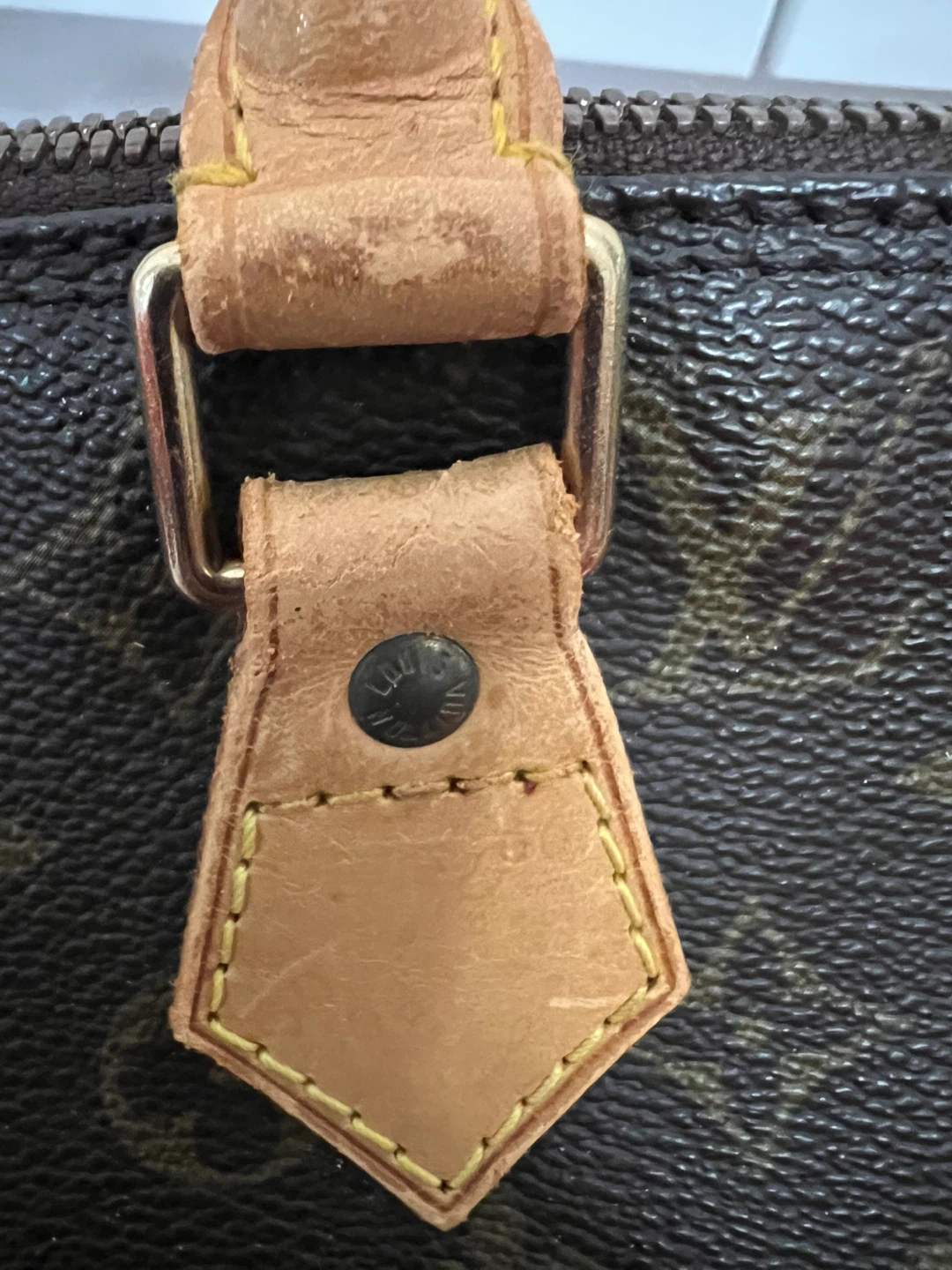 Louis Vuitton Monogram Alma Handbag - photo 4