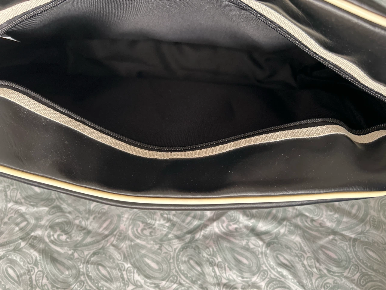 Travel + Escape Messenger Bag - photo 4