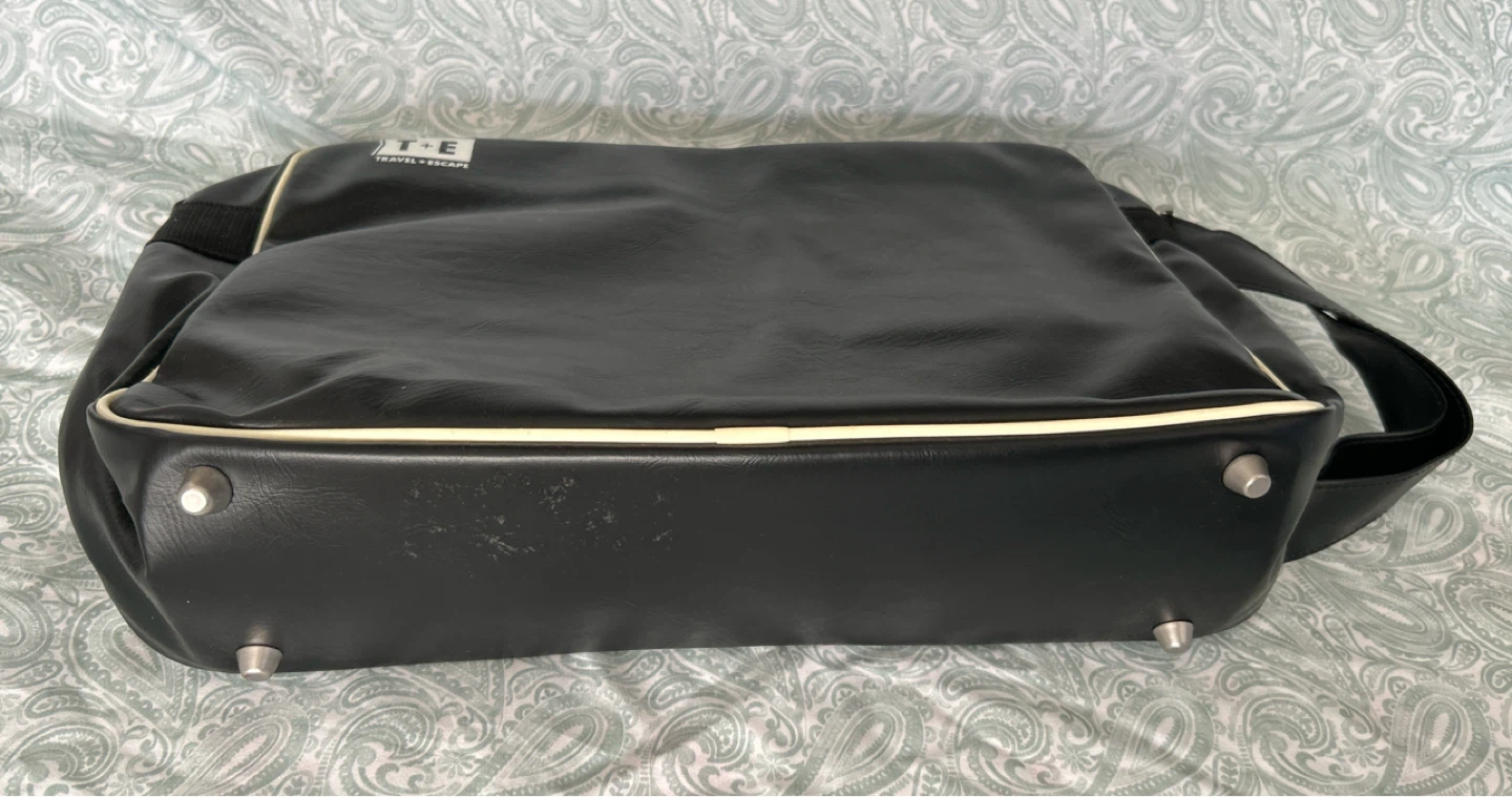 Travel + Escape Messenger Bag - photo 5