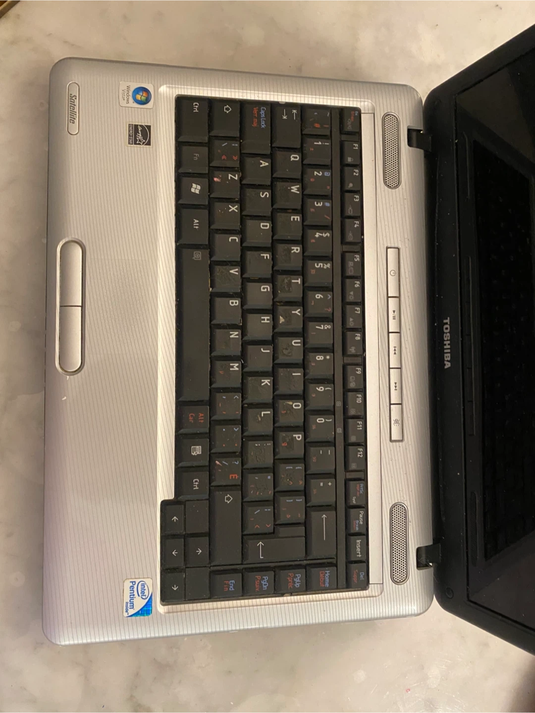 Toshiba Satellite L510 Laptop - photo 2