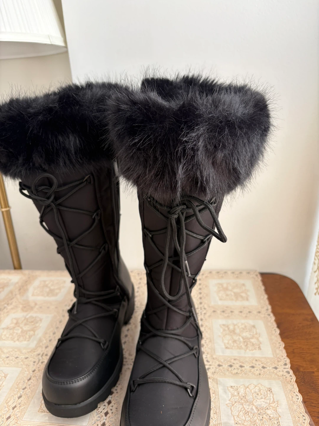 Women’s Boot  NEW. SIZE  8/5