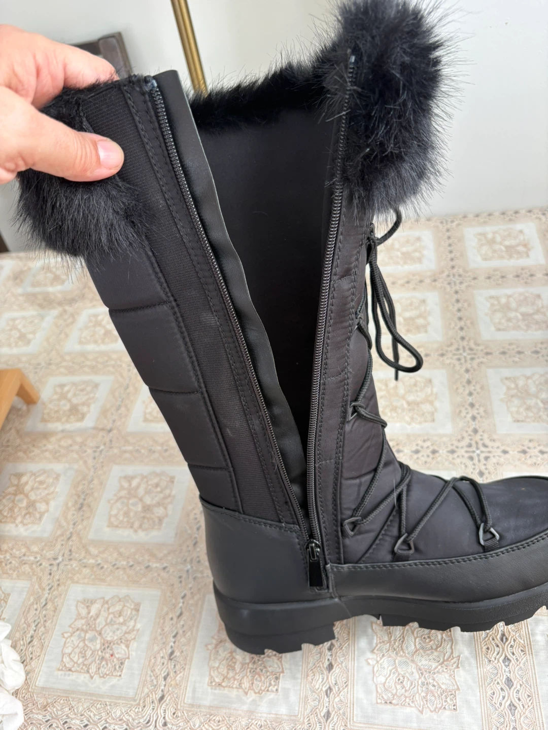 Women’s Boot  NEW. SIZE  8/5 - photo 2
