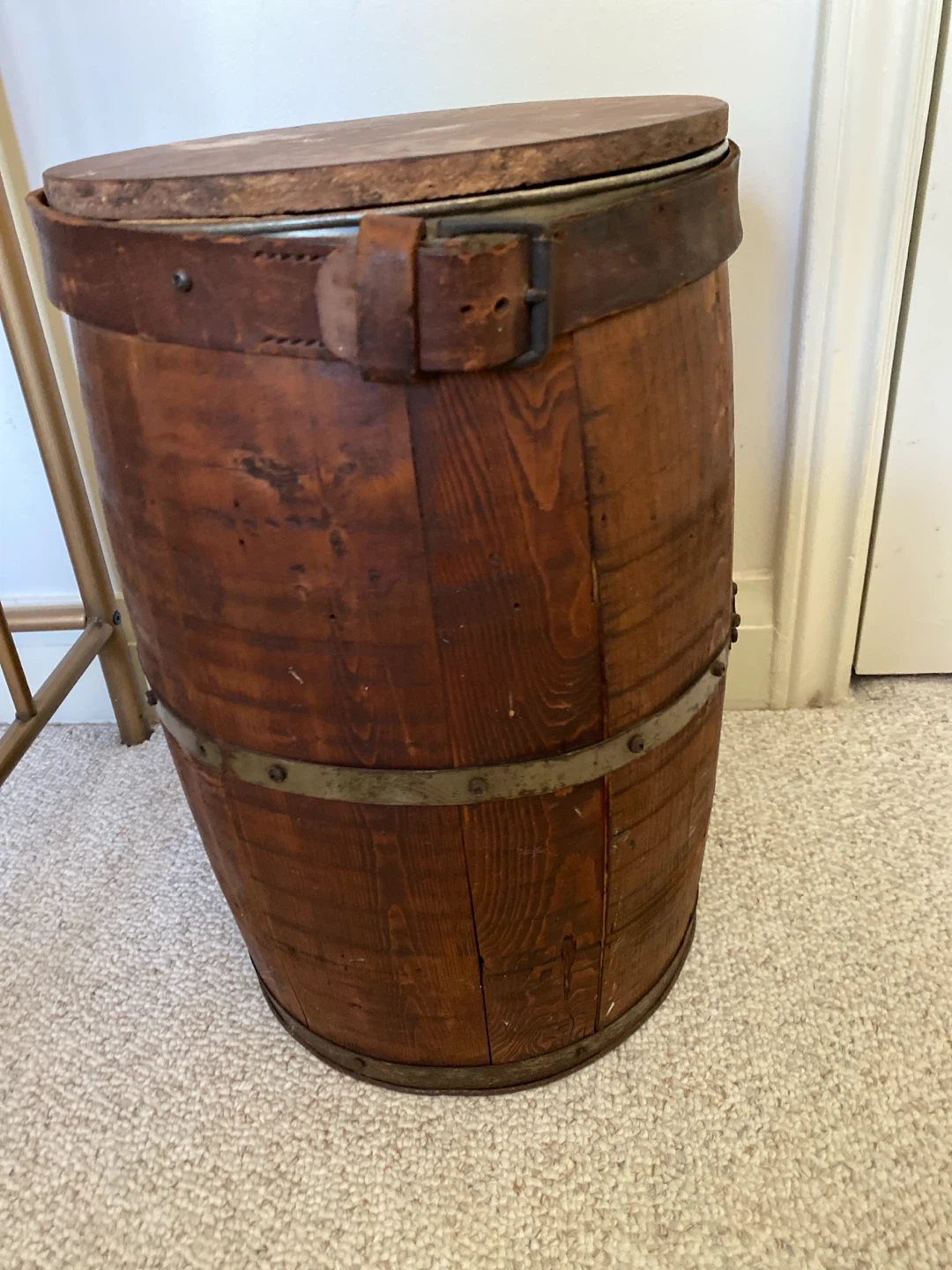 Vintage Wooden Barrel with Lid - photo 2