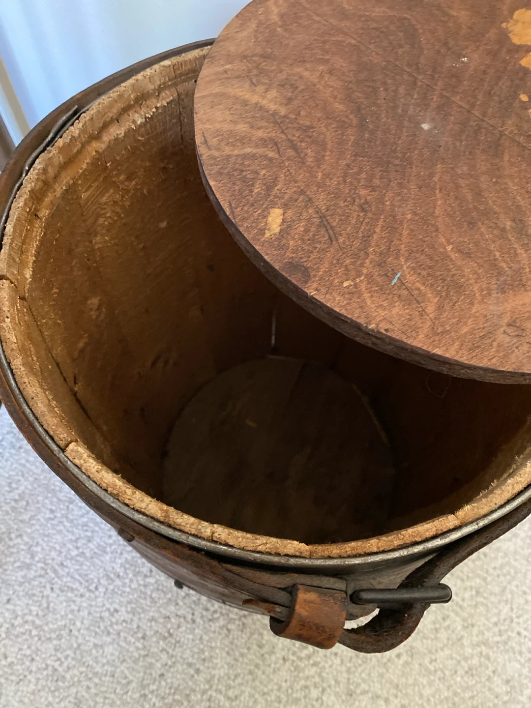 Vintage Wooden Barrel with Lid - photo 3