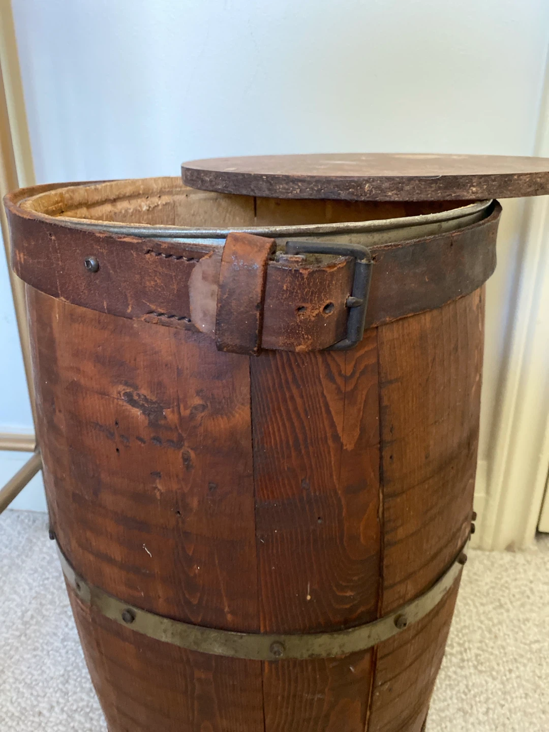 Vintage Wooden Barrel with Lid - photo 4