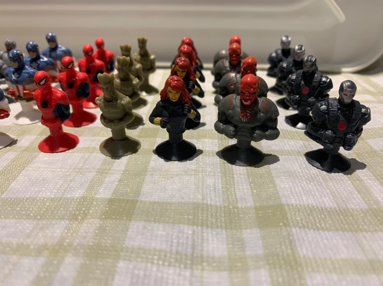 mini marvel mania figures