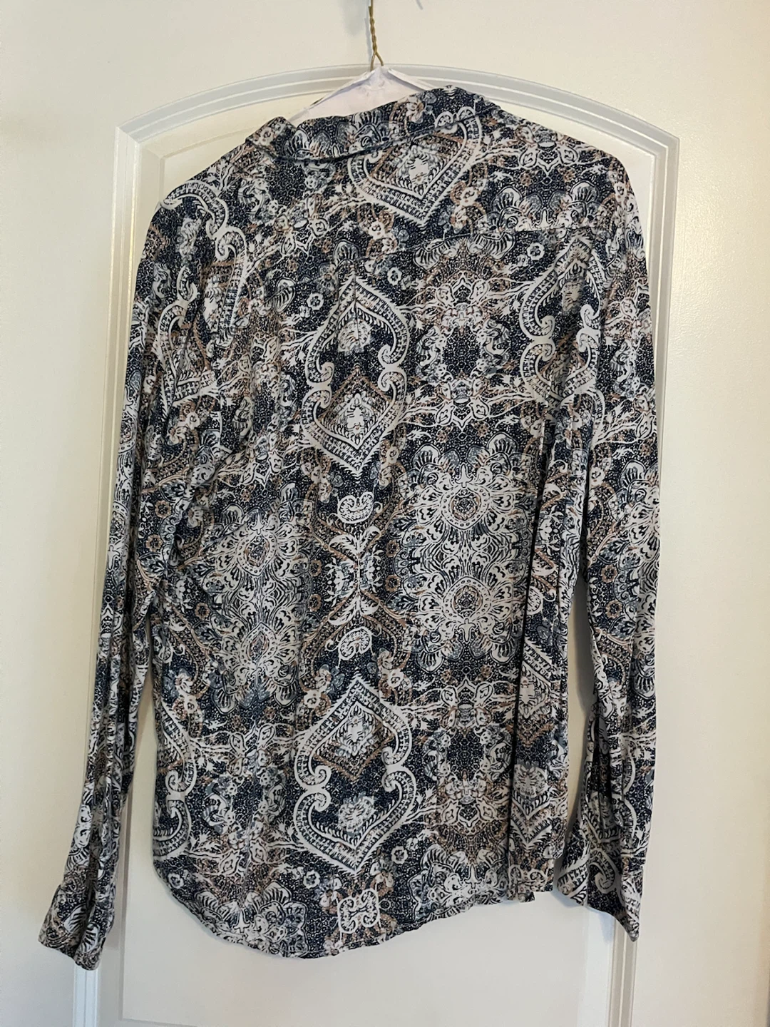 H&M Patterned Long-Sleeve Button-Down Shirt - photo 2