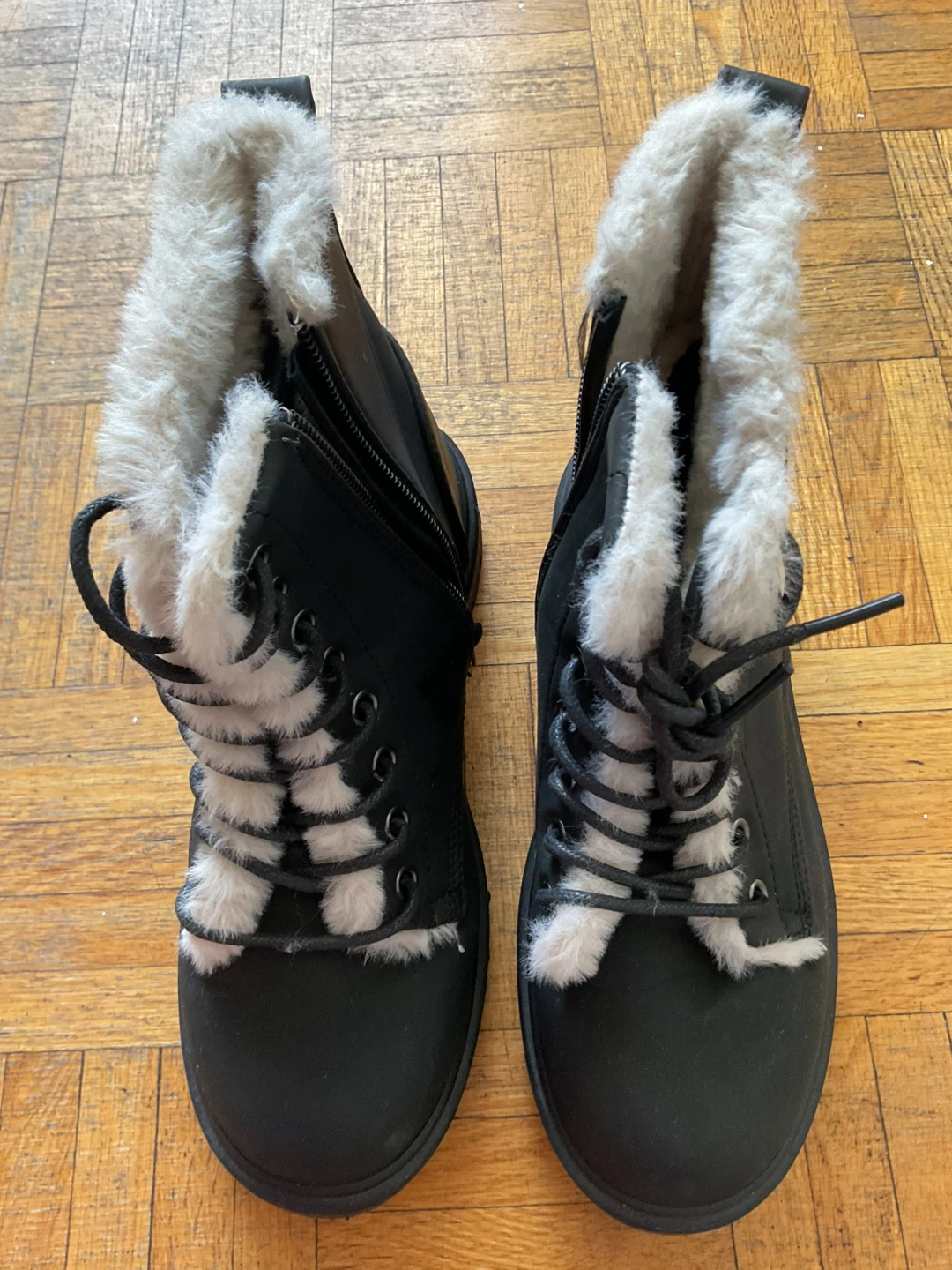 Black Fur-Lined Boots Size 6