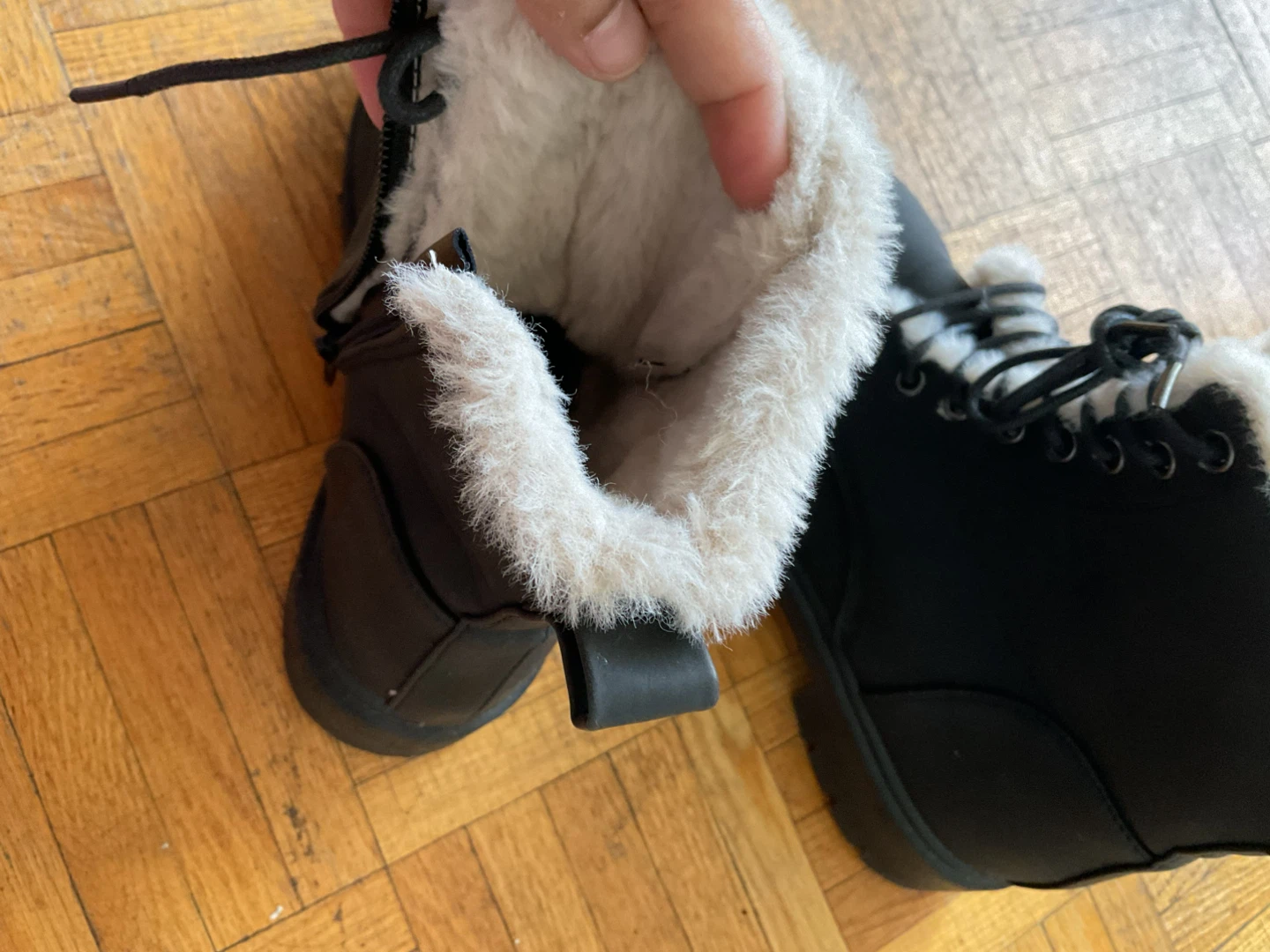 Black Fur-Lined Boots Size 6 - photo 2