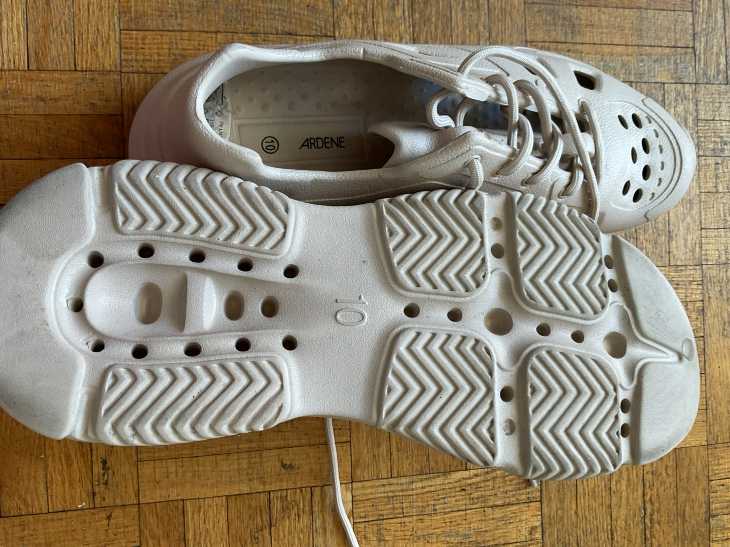 Ardene Beige Foam Sneakers Size 10 - photo 2