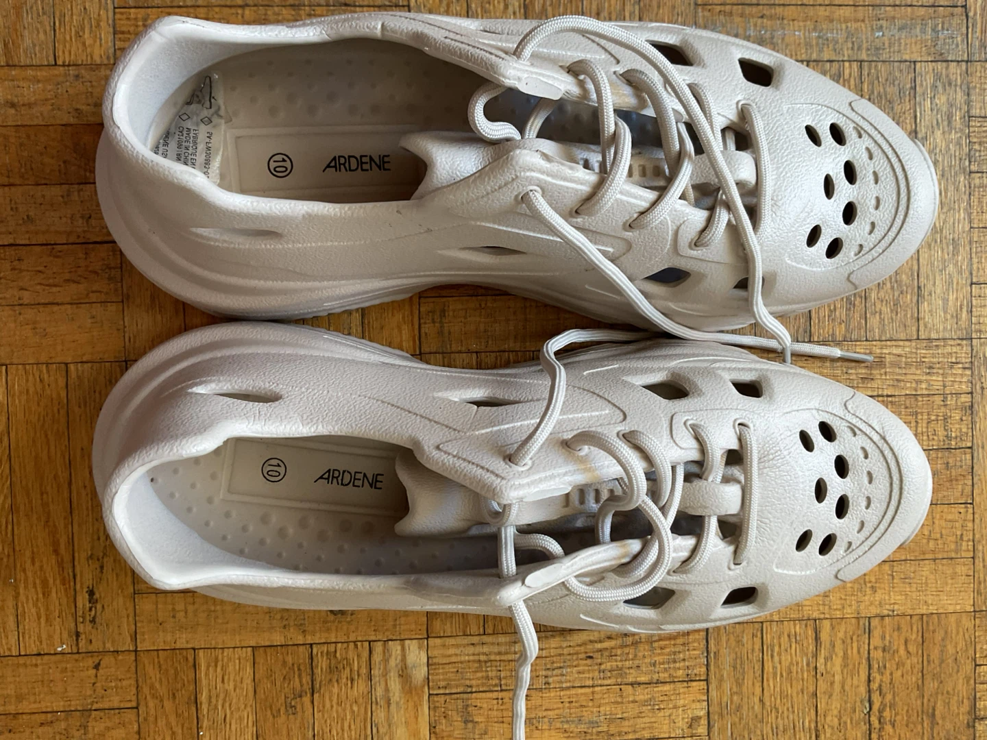 Ardene Beige Foam Sneakers Size 10 - photo 3