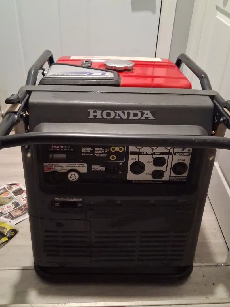 Honda EU7000is Fuel Injected Generator - photo 3