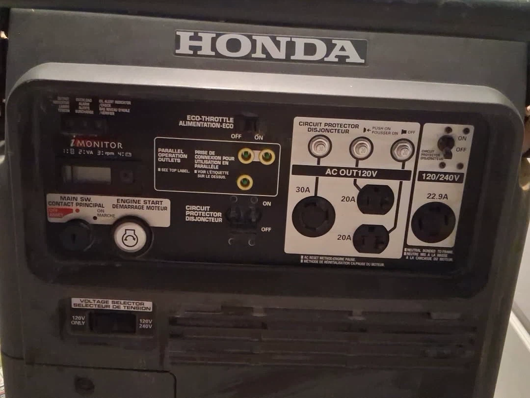 Honda EU7000is Fuel Injected Generator - photo 4