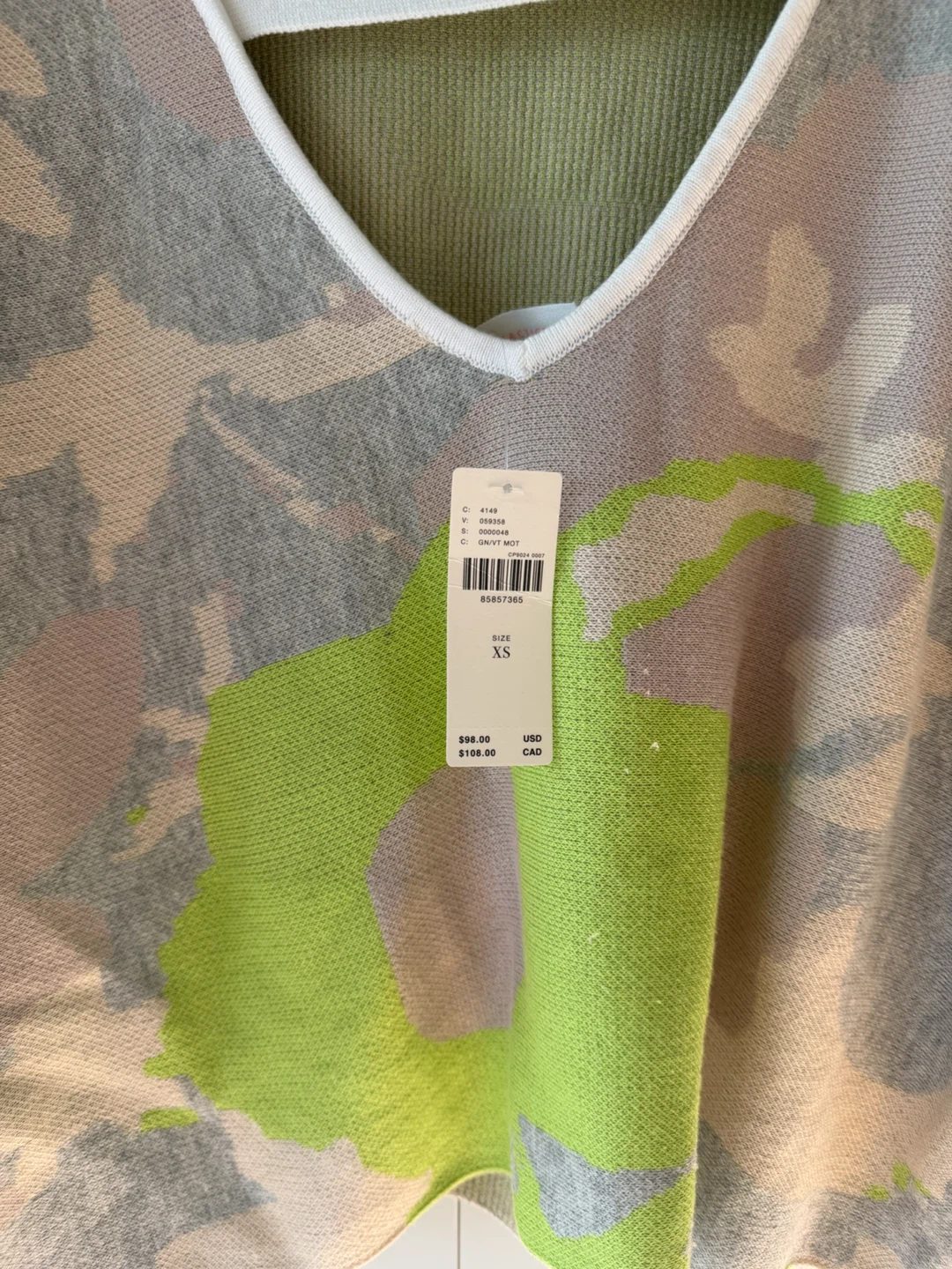 NWT: XS Floral Pattern Knit Sweater - photo 3
