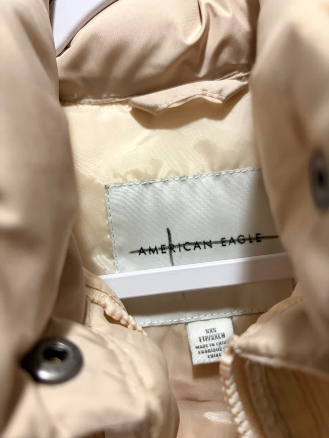 American Eagle Beige Puffer Vest - photo 2