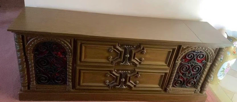 Vintage 1970s Stereo Console Cabinet (No Power)
