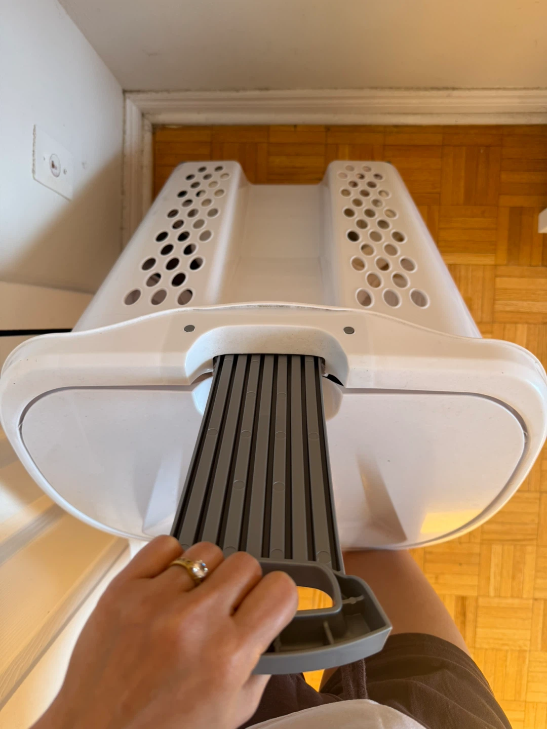 Sterilite Ultra Wheeled Laundry Hamper - photo 4