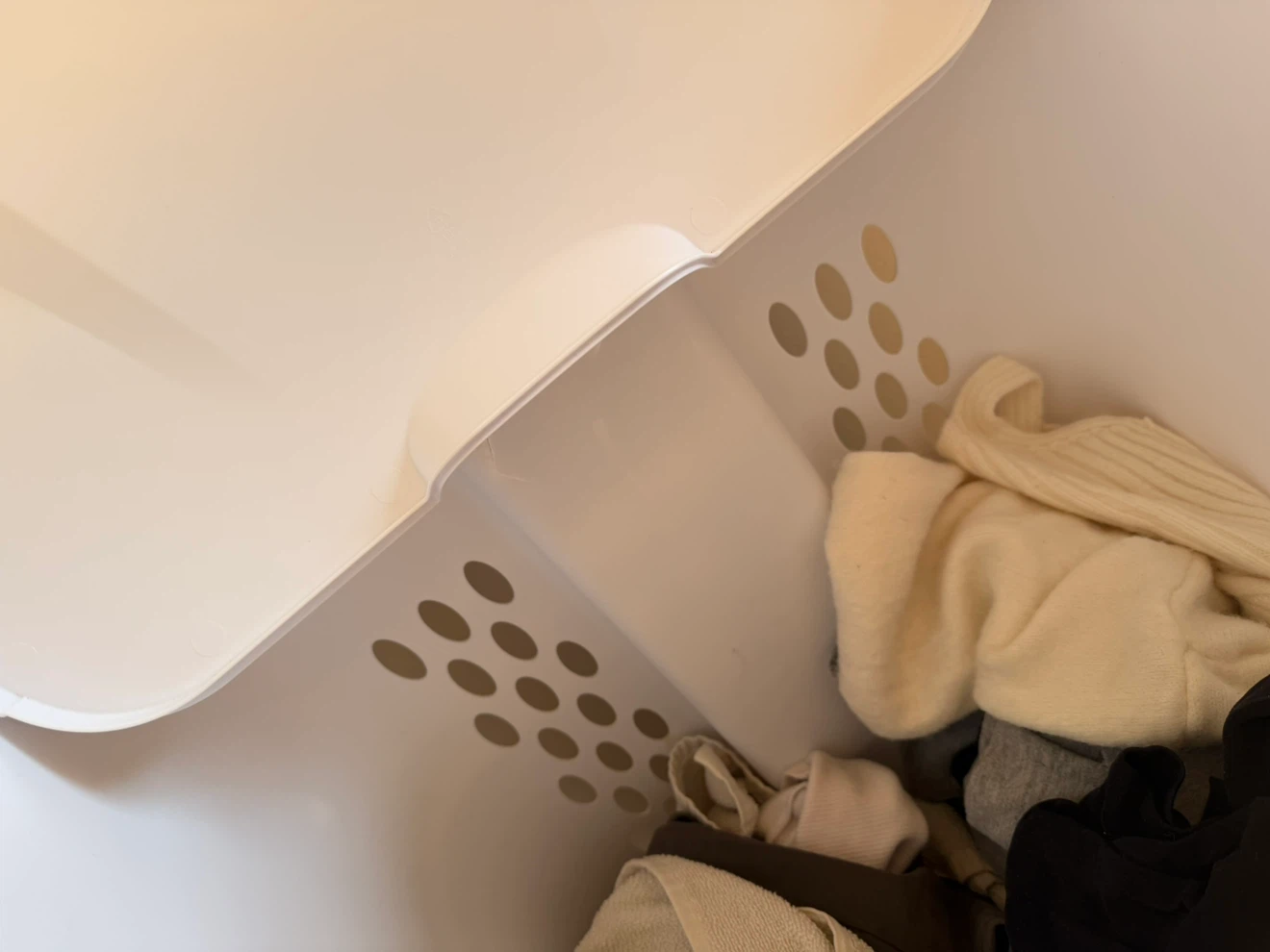 Sterilite Ultra Wheeled Laundry Hamper - photo 5