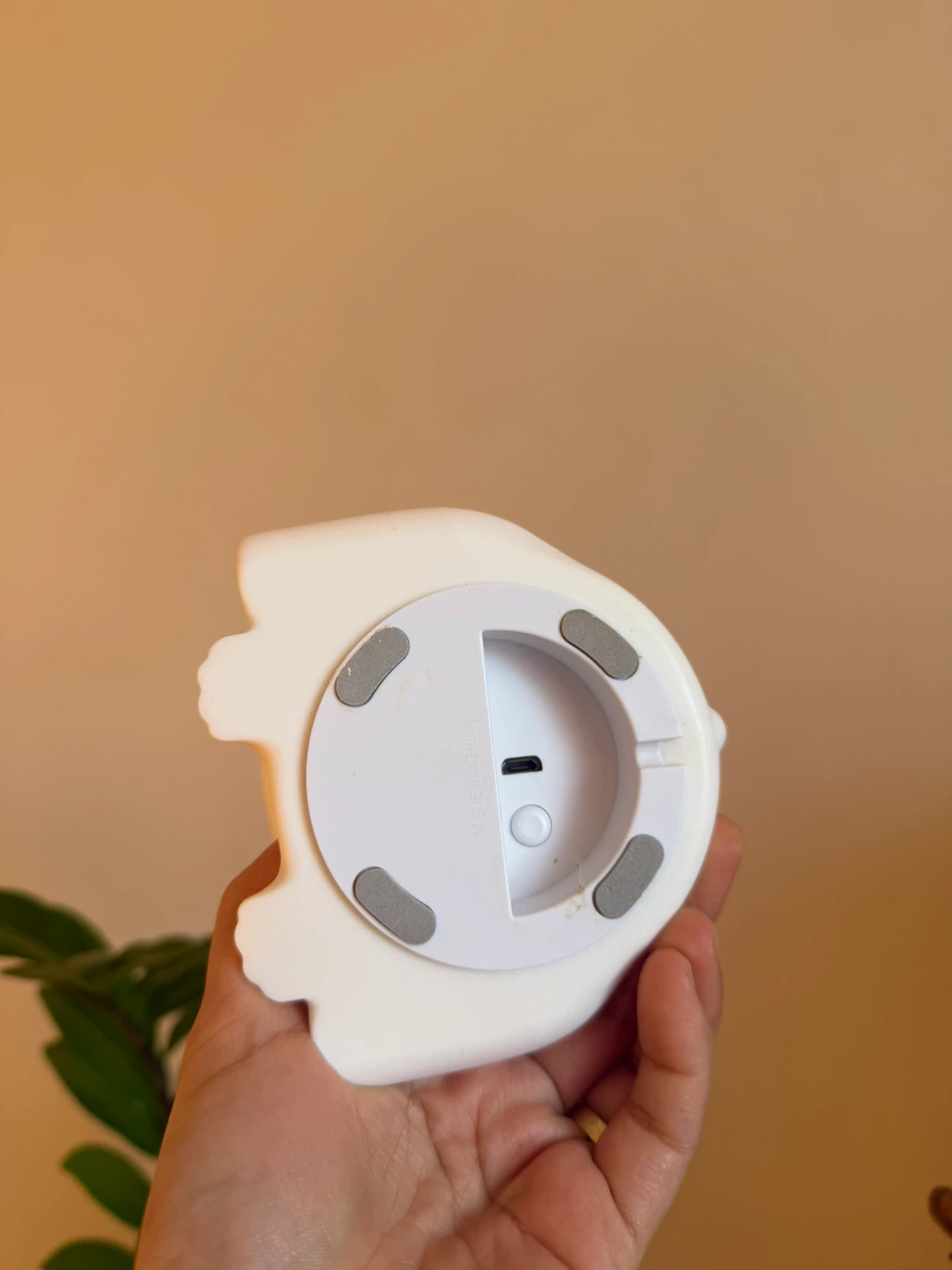 Dog-shaped LED silicone night light - photo 2