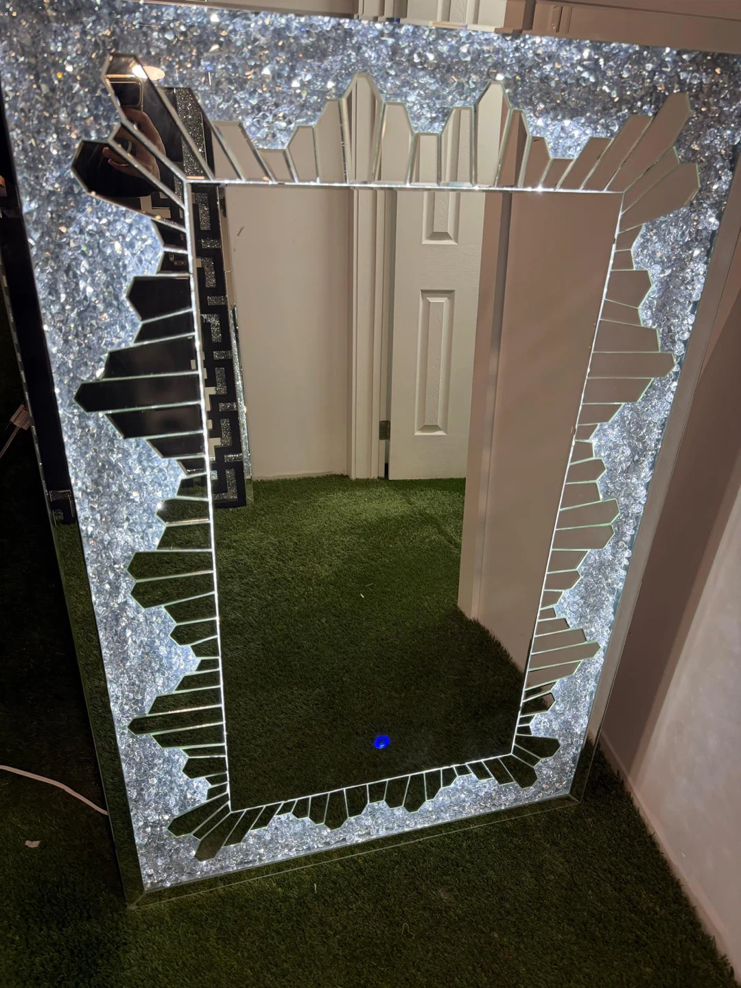 LED Crushed Diamond Wall Mirror - photo 2