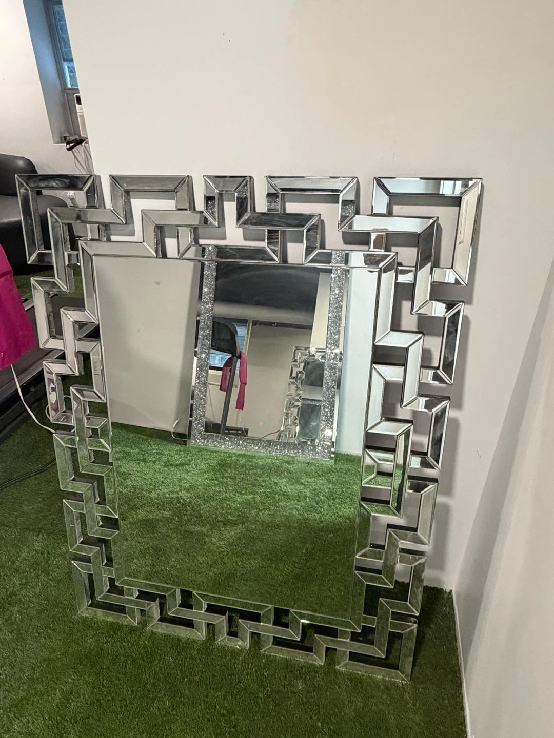LED Crushed Diamond Wall Mirror - photo 4