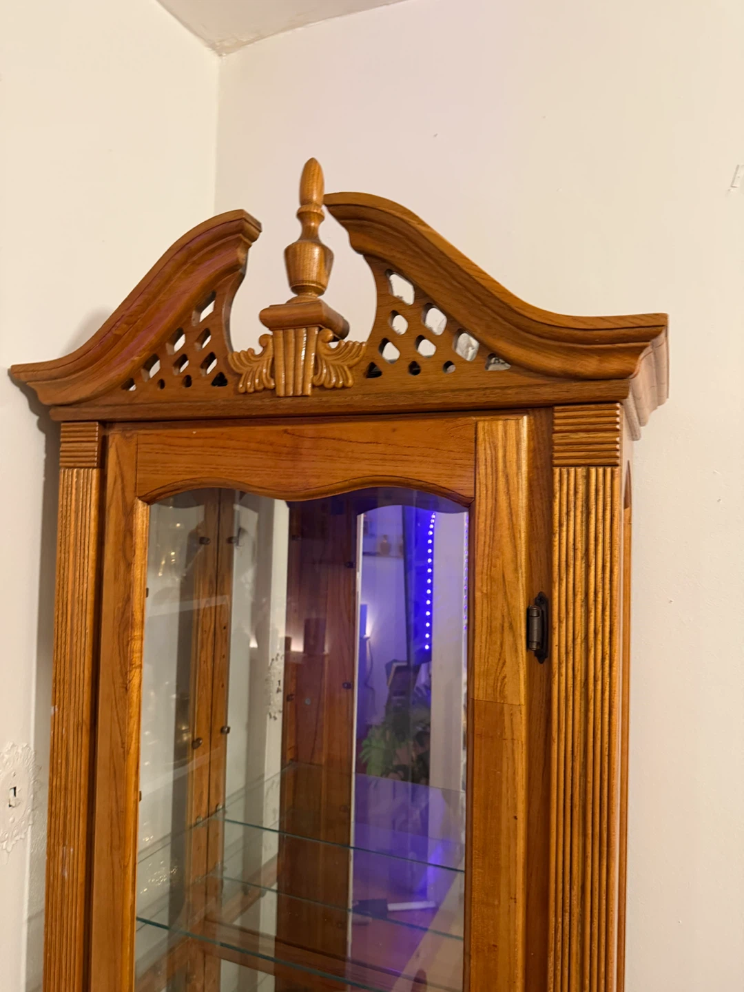 Elegant Oak Curio Cabinet – Glass Display Case (Traditional) - photo 4