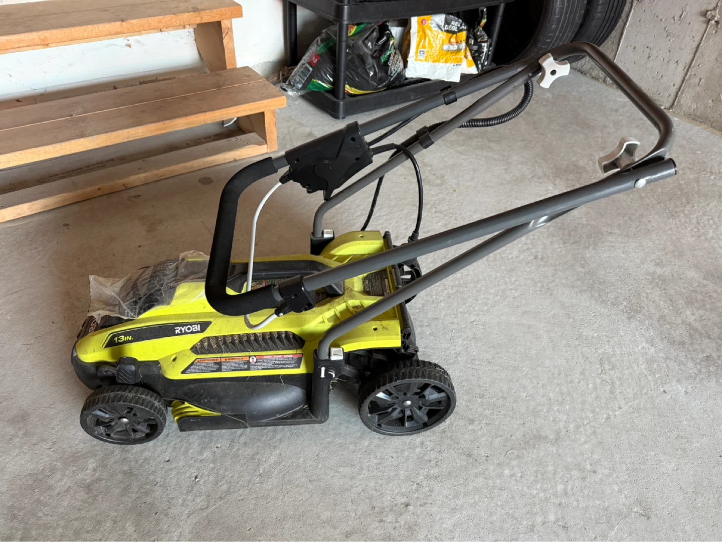 Ryobi 13-inch Electric Lawn Mower - photo 2